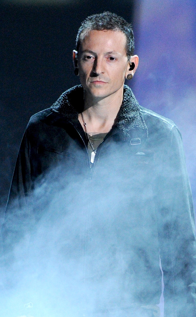 The Dark Side Of Linkin Park S Chester Bennington Battle With